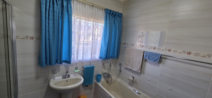 3 Bedroom Property for Sale in Carters Glen Northern Cape